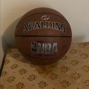 Outdoor/indoor basketball